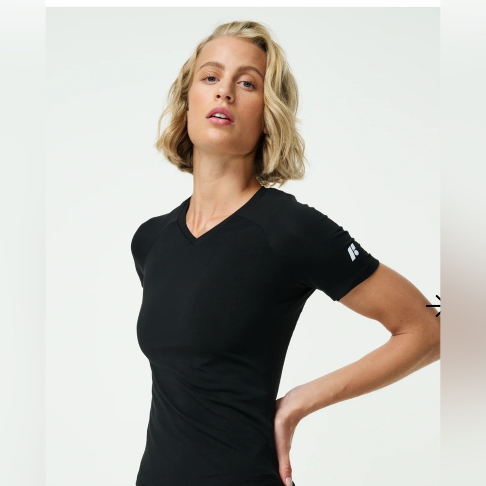 Forme core v neck M